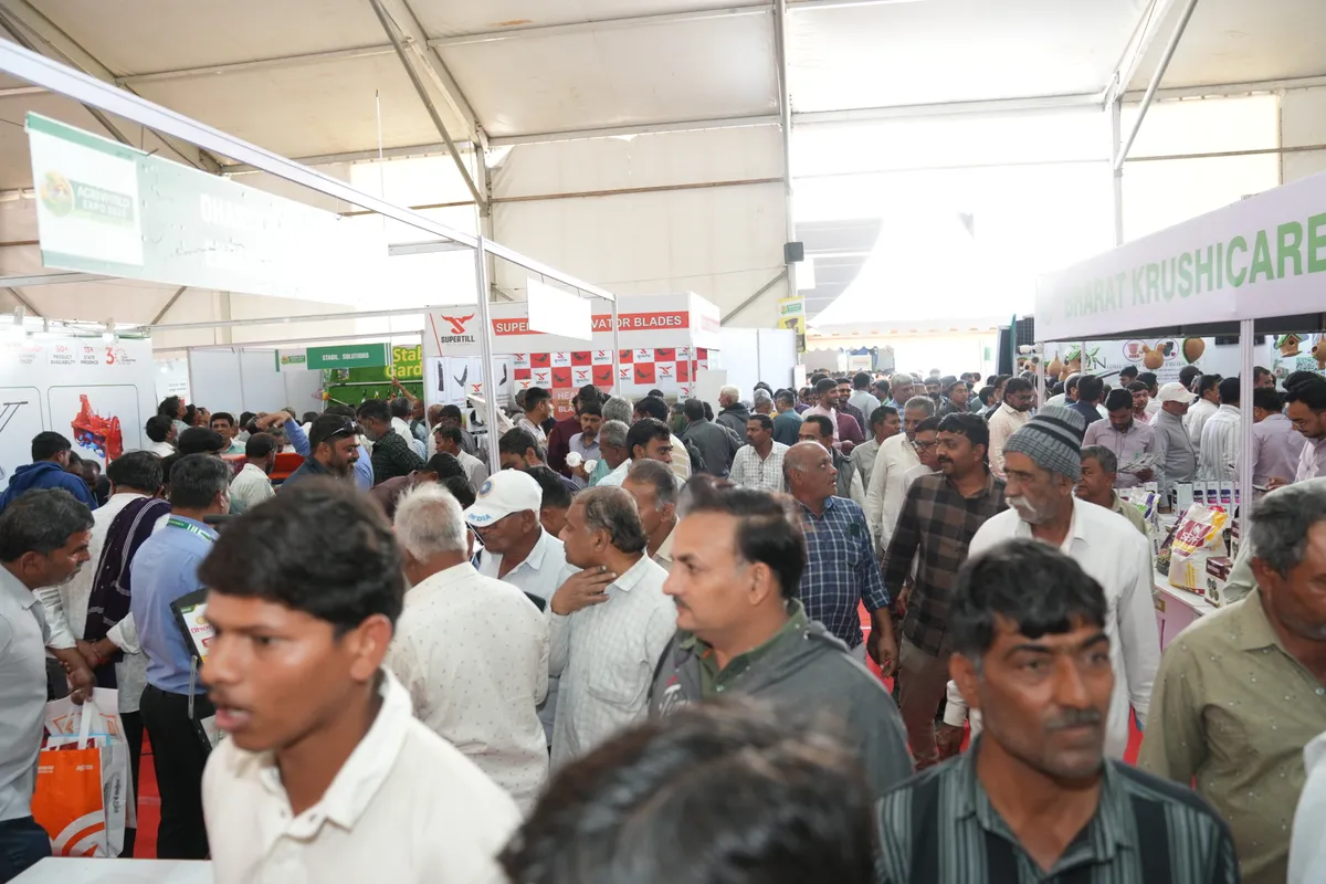 Exhibitor & Visitor Interaction #27